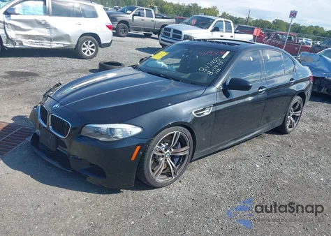 2013 BMW M5 z USA, uszkodzony, nr VIN WBSFV9C5XDC773174